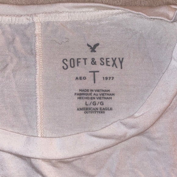 BUNDLE (4) 3 American Eagle Short Sleeve T Shirts and 1 Old Navy T Shirt - Picture 4 of 11